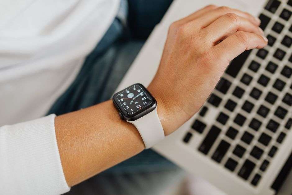 Apple Watch czy zegarek Garmina – styl życia podpowiada lepiej niż ranking