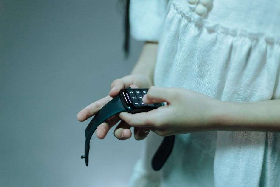 Smartwatch na kartę SIM – możliwości, koszty i ograniczenia